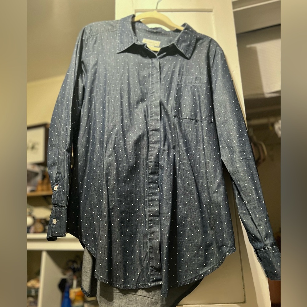 Liz Claiborne Polka dot Button-up